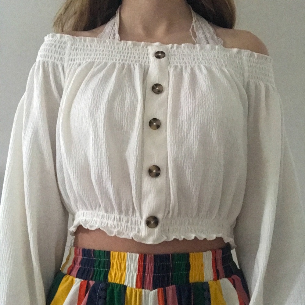 🤍H&M Off the Shoulder top🤍 Over HALF off!!